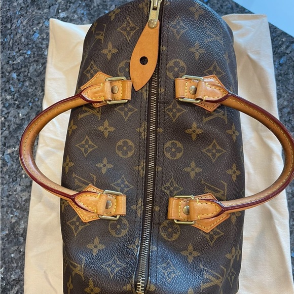 Louis Vuitton Vintage Monogram Canvas Speedy 30 - Picture 7 of 13